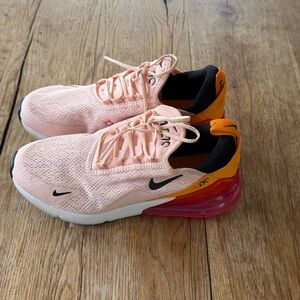 Nike Women's Air Max 270 sneaker Washed Coral/Black-Laser tennis shoes 7.5